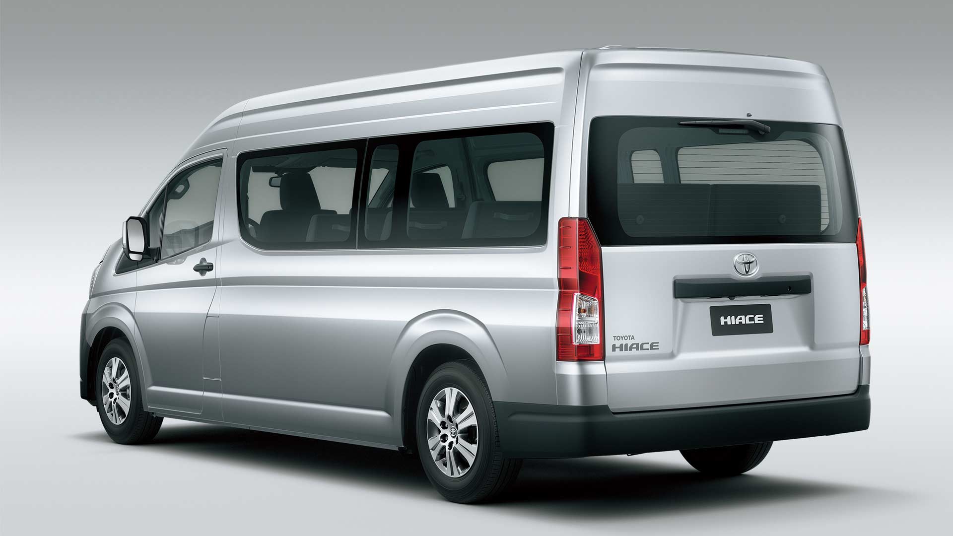 2019-6th-generation-Toyota-Hiace_4