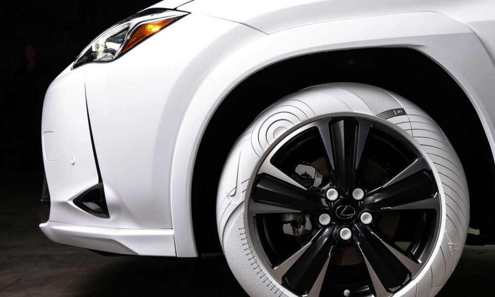 2019-Lexus-UX-Sole-of-the-UX-John-Elliott-Nike-AF1-shoe-inspired-tires_3