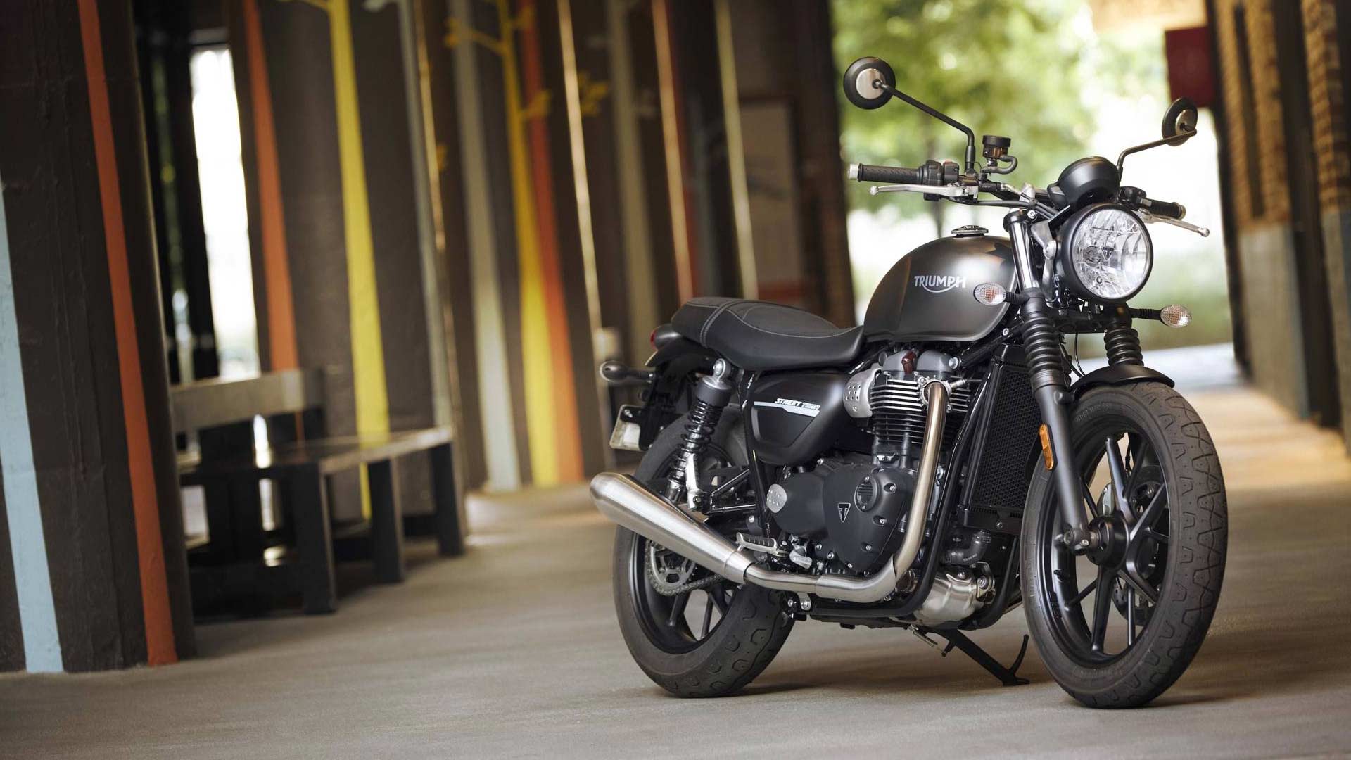 2019-Triumph-Street-Twin