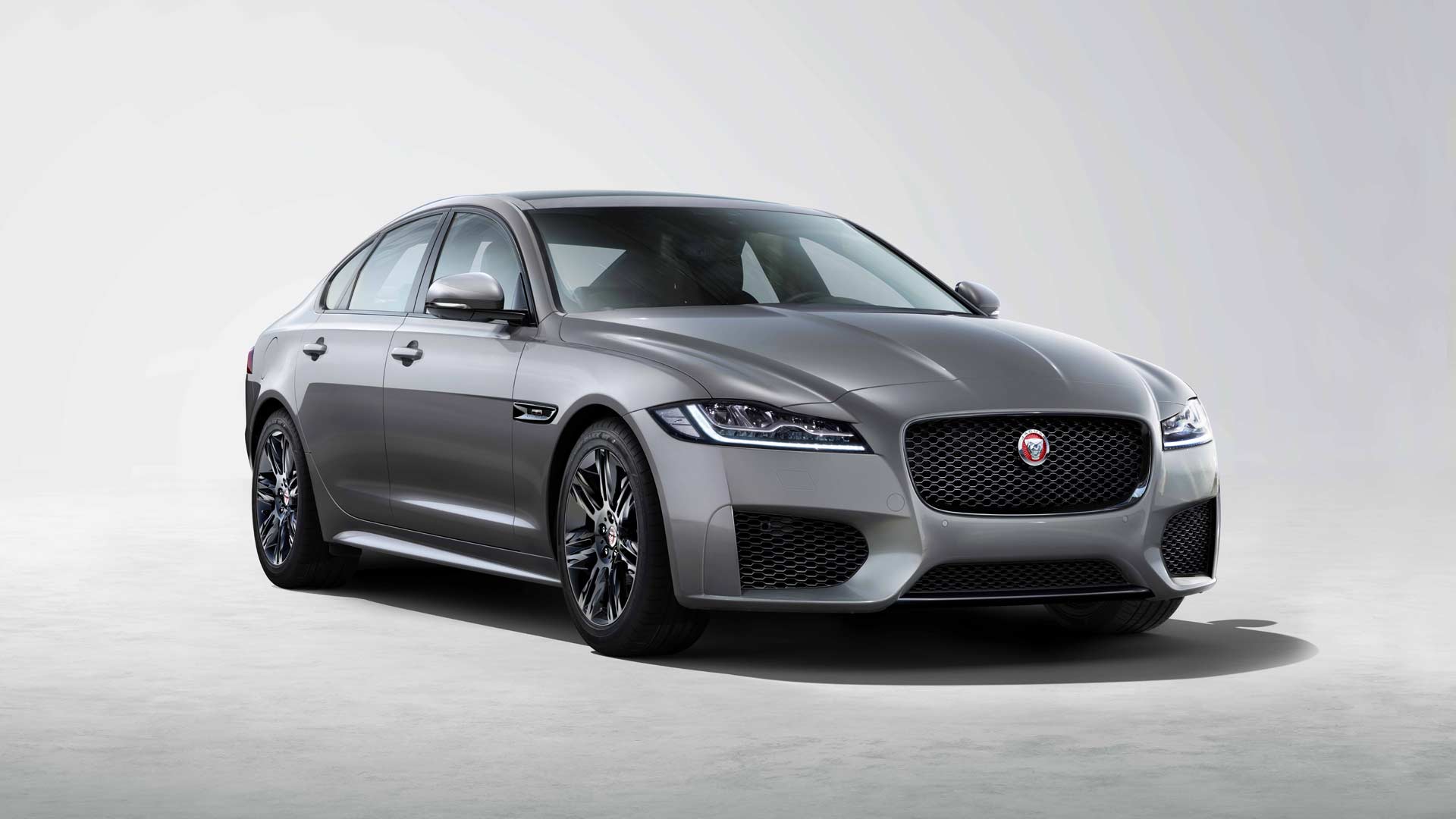 Jaguar-XF-Chequered-Flag-special-edition