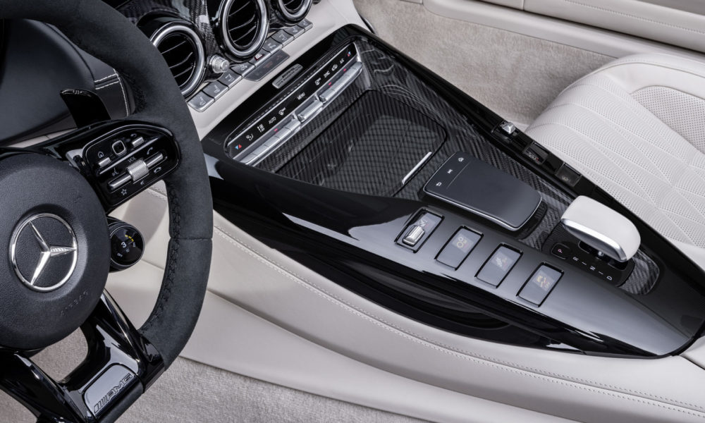 2019-Mercedes-AMG-GT-R-Roadster-Interior-Centre-Console
