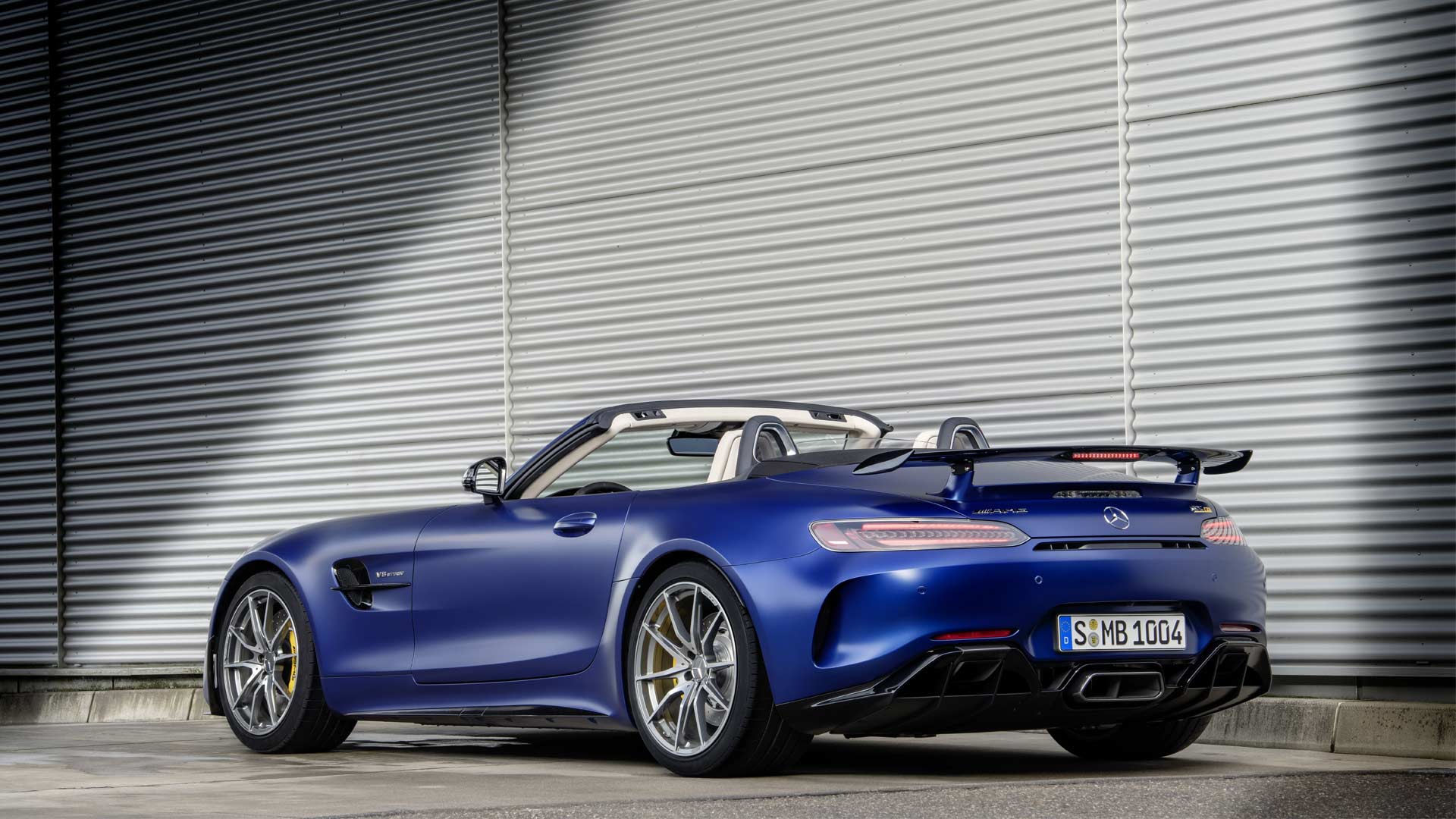 2019-Mercedes-AMG-GT-R-Roadster_5
