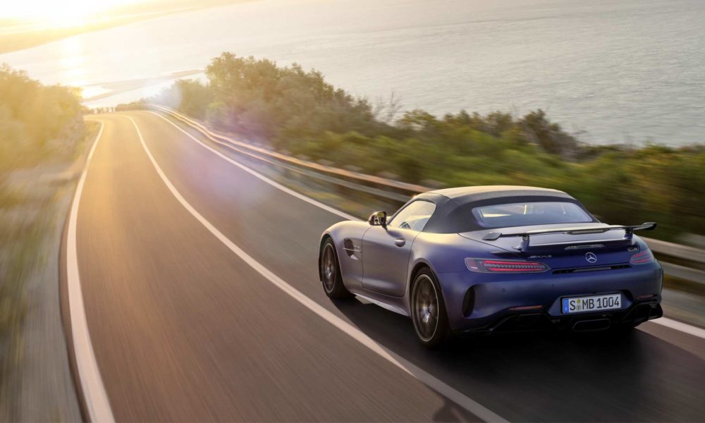 2019-Mercedes-AMG-GT-R-Roadster_9
