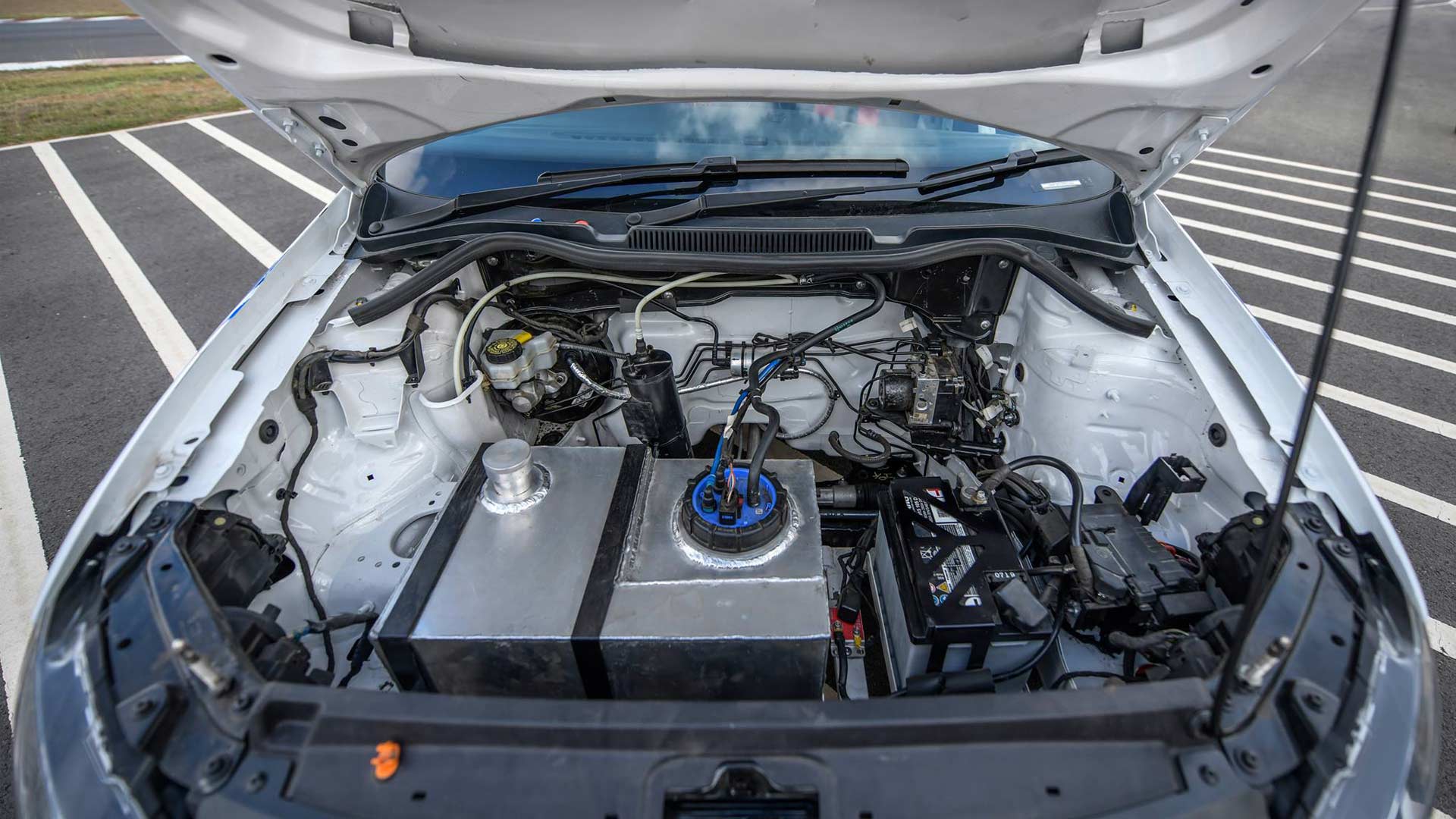 Volkswagen-Motorsport-Polo-RX-2019-front-hood