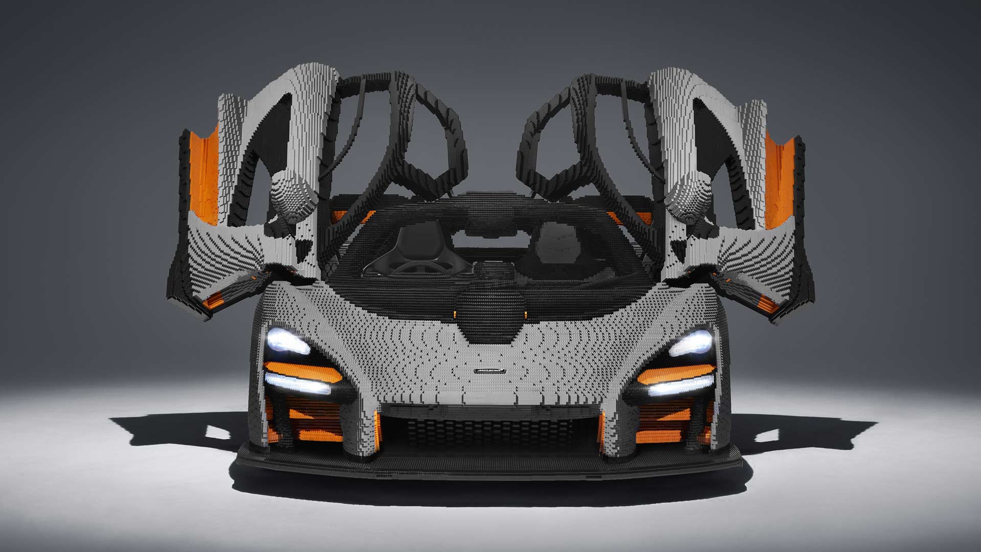 Full-scale-LEGO-McLaren-Senna_2