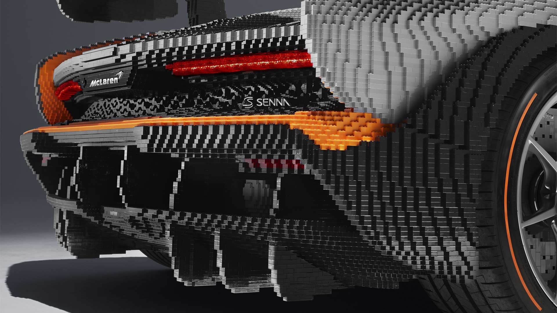 Full-scale-LEGO-McLaren-Senna_4