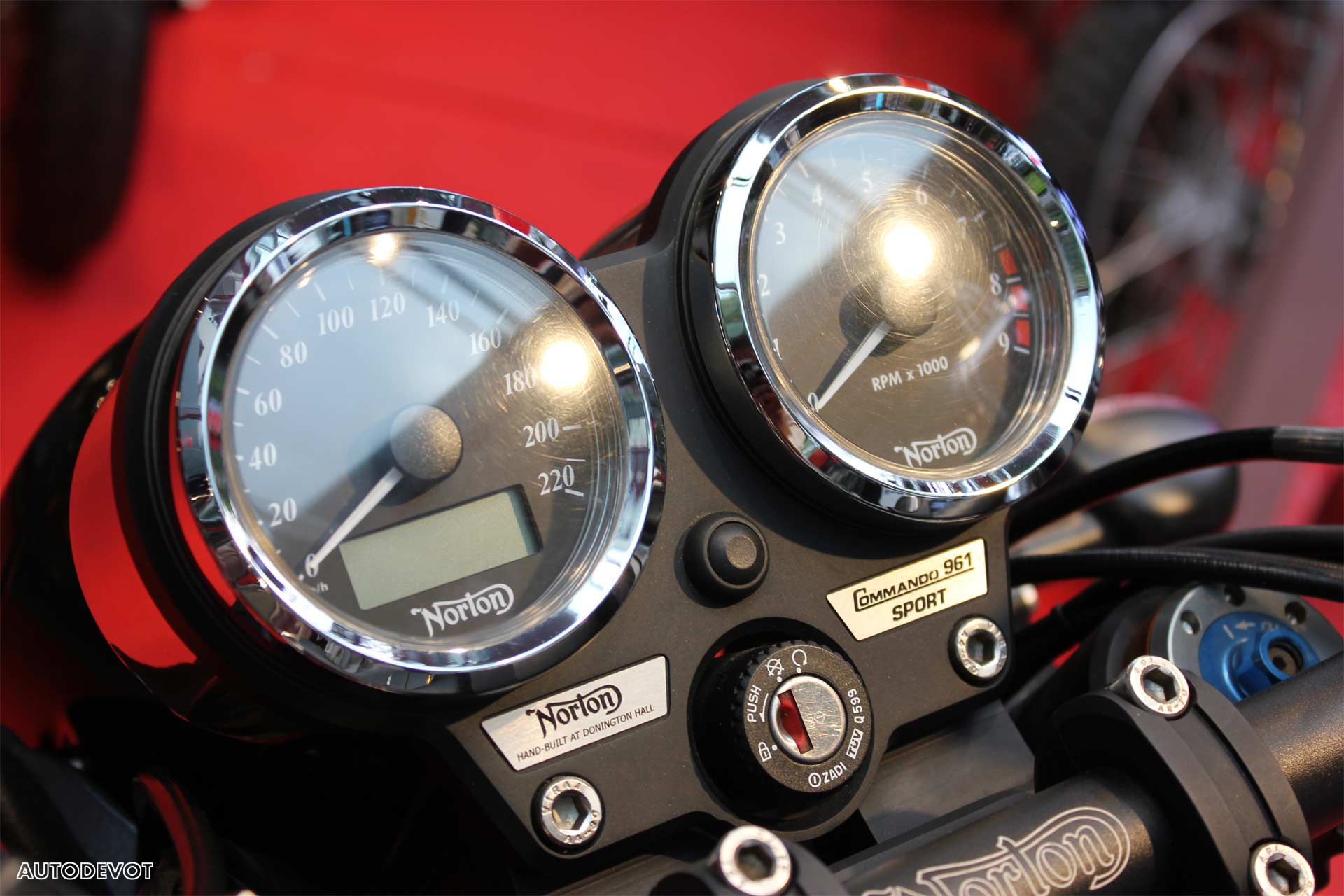 Norton Commando 961 Sport MK II Special Edition_4