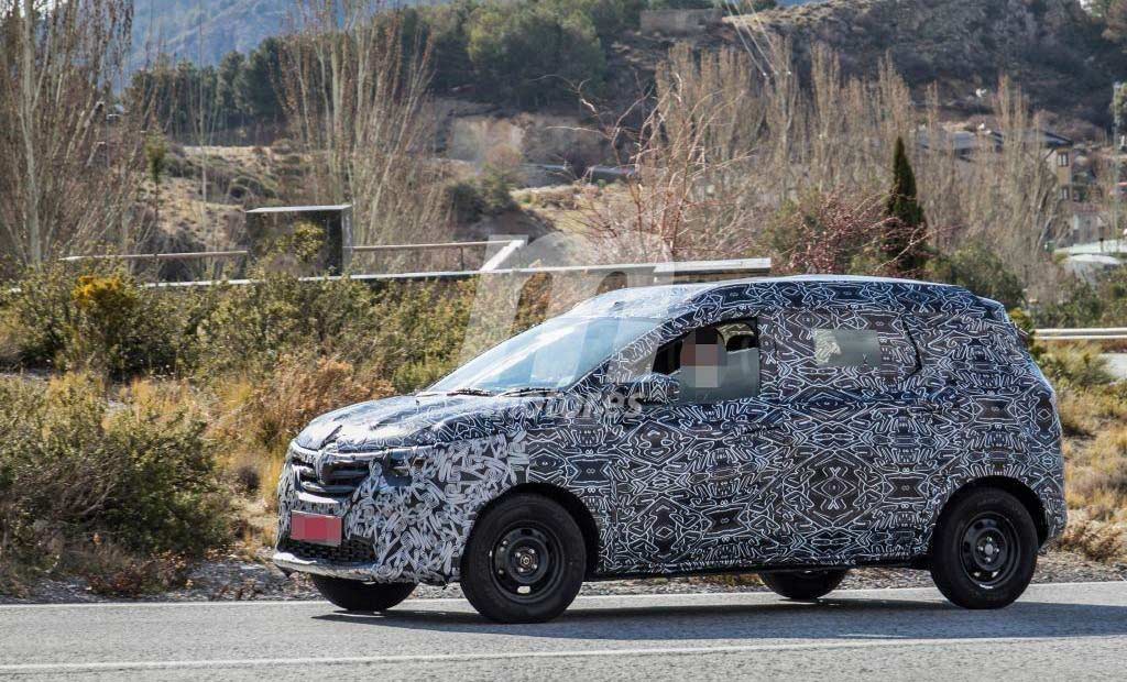 Renault-RBC-MPV-Triber-Spy-Shot