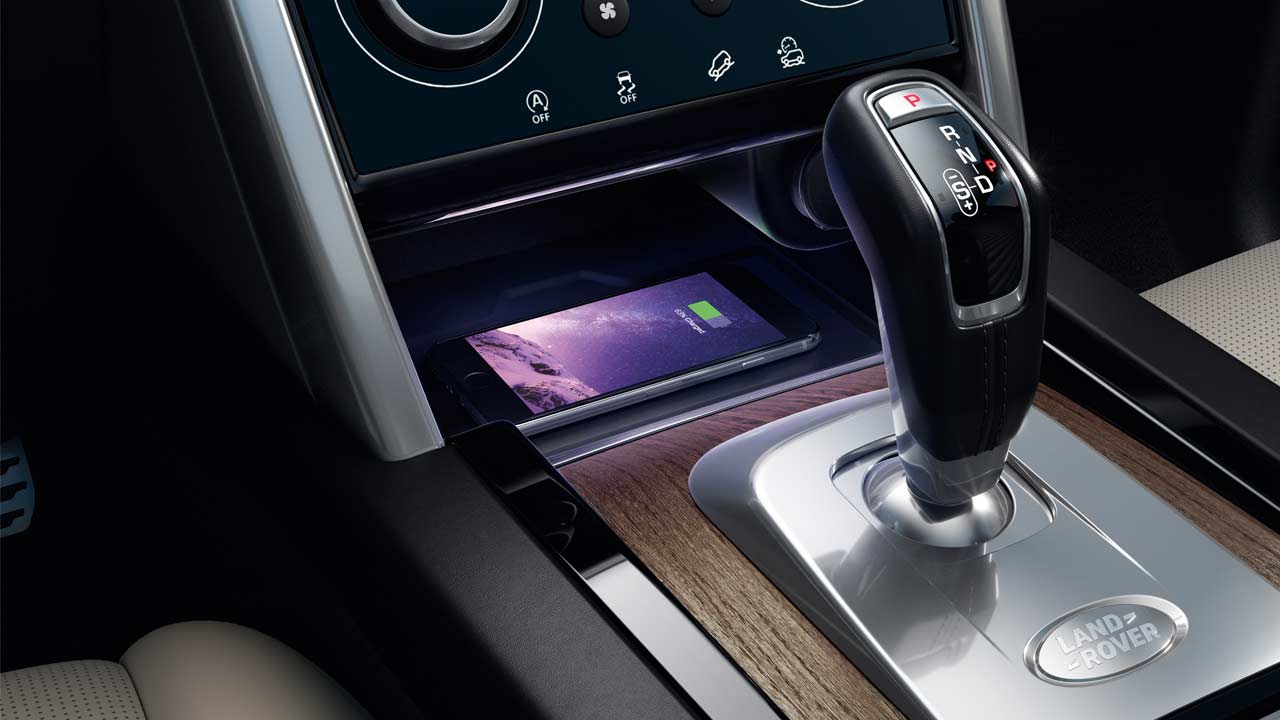 2020-Land-Rover-Discovery-Sport-Interior-Centre-Console-Wireless-Charging