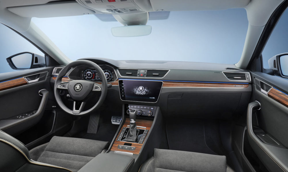 2020-Skoda-Superb-Scout-Interior