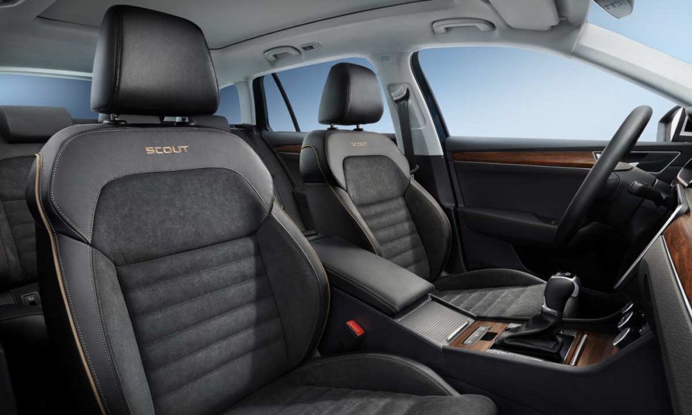 2020-Skoda-Superb-Scout-Interior_2