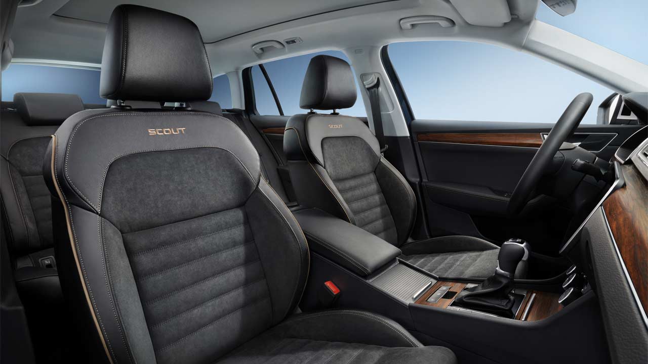 2020-Skoda-Superb-Scout-Interior_2