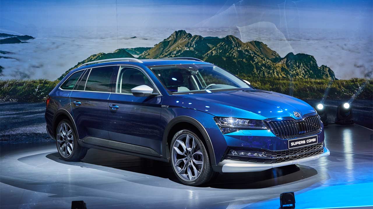 2020-Skoda-Superb-Scout