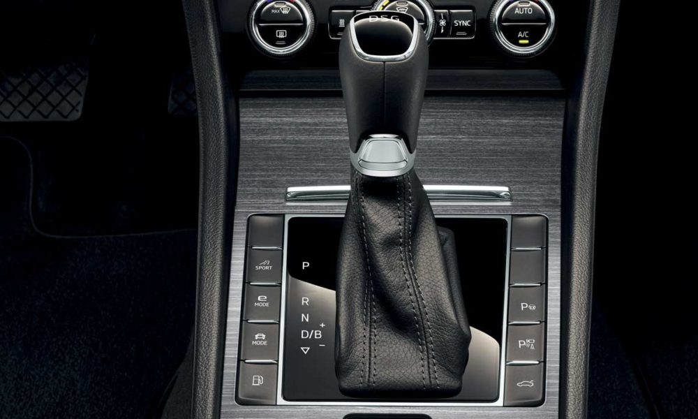 2020-Skoda-Superb-iV-Plug-In-Hybrid-Interior-EV-Mode