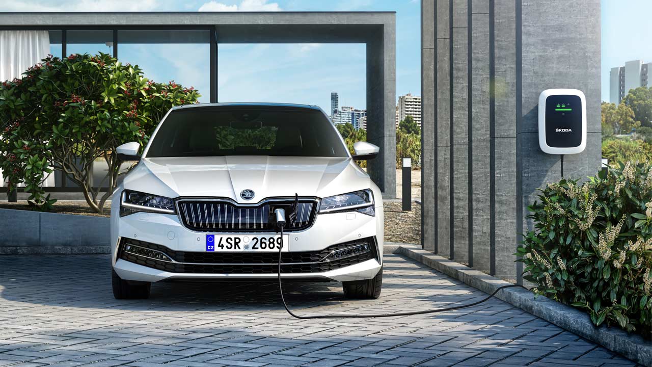 2020-Skoda-Superb-iV-Plug-In-Hybrid_2