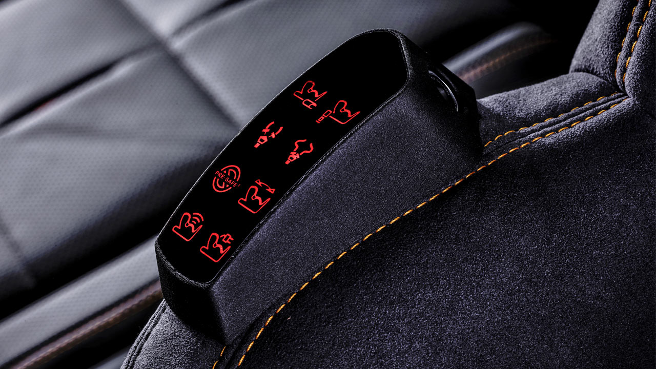 Mercedes-Benz-Experimental-Safety-Vehicle-(ESF)-2019 - Interior - Connected Child Seat Display Buttons