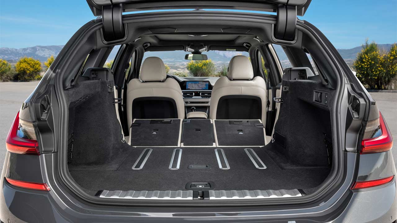 2020-BMW-3-Series-Touring-M-Sport-Interior-Boot