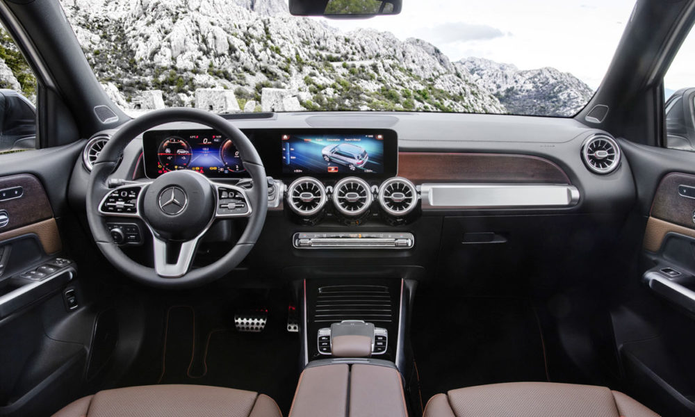 2020-Mercedes-Benz-GLB-Interior_2