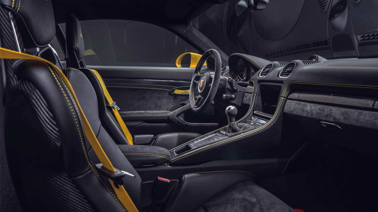 2020-Porsche-718-Cayman-GT4-Interior