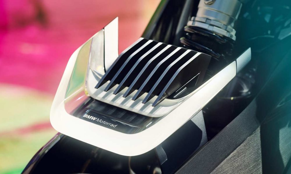 BMW-Motorrad-Vision-DC-Roadster-Headlamp