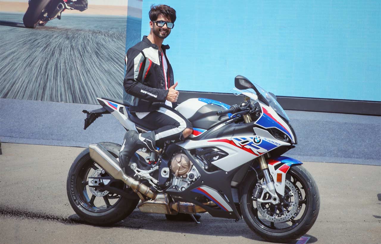 Shahid-Kapoor-with-2019-BMW-S-1000-RR