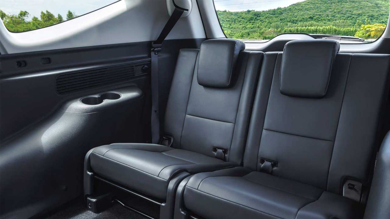 2019-New-Mitsubishi-Pajero-Sport-facelift-Interior-third-row