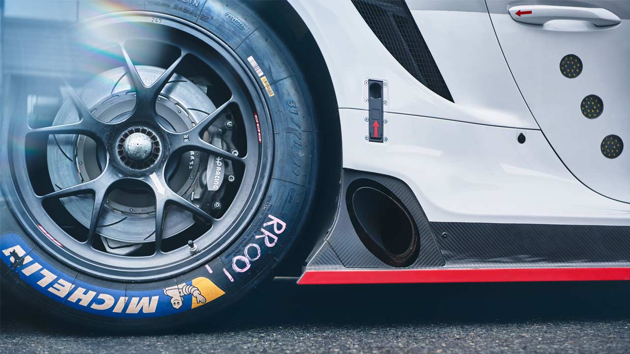 2019 Porsche 911 RSR wheels, brakes, exhaust