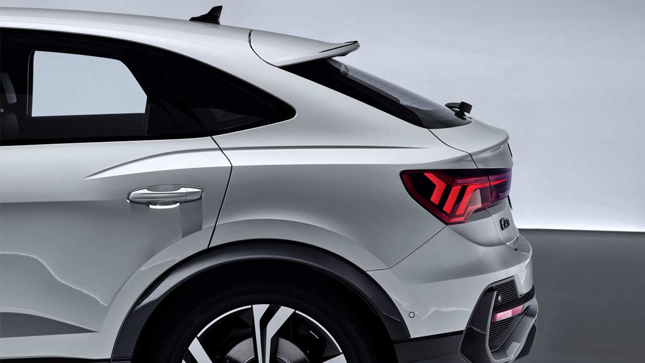 2020-Audi-Q3-Sportback-rear-spoiler