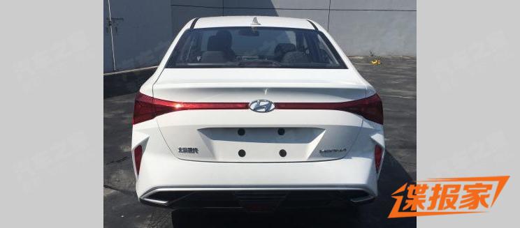2020-Hyundai-Verna-facelift-rear-China