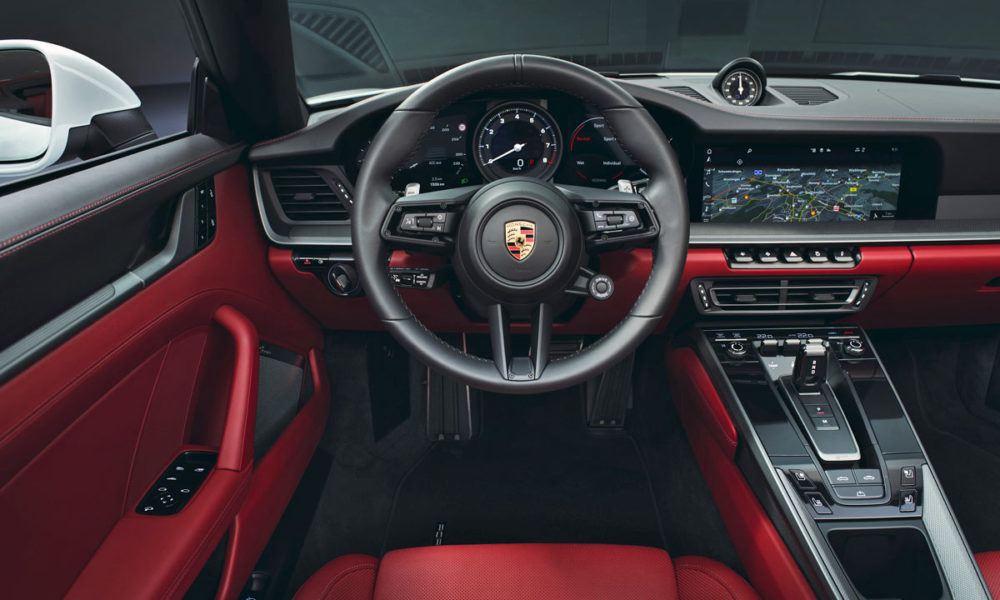 2020-Porsche-911-Carrera-Cabriolet-Interior_2