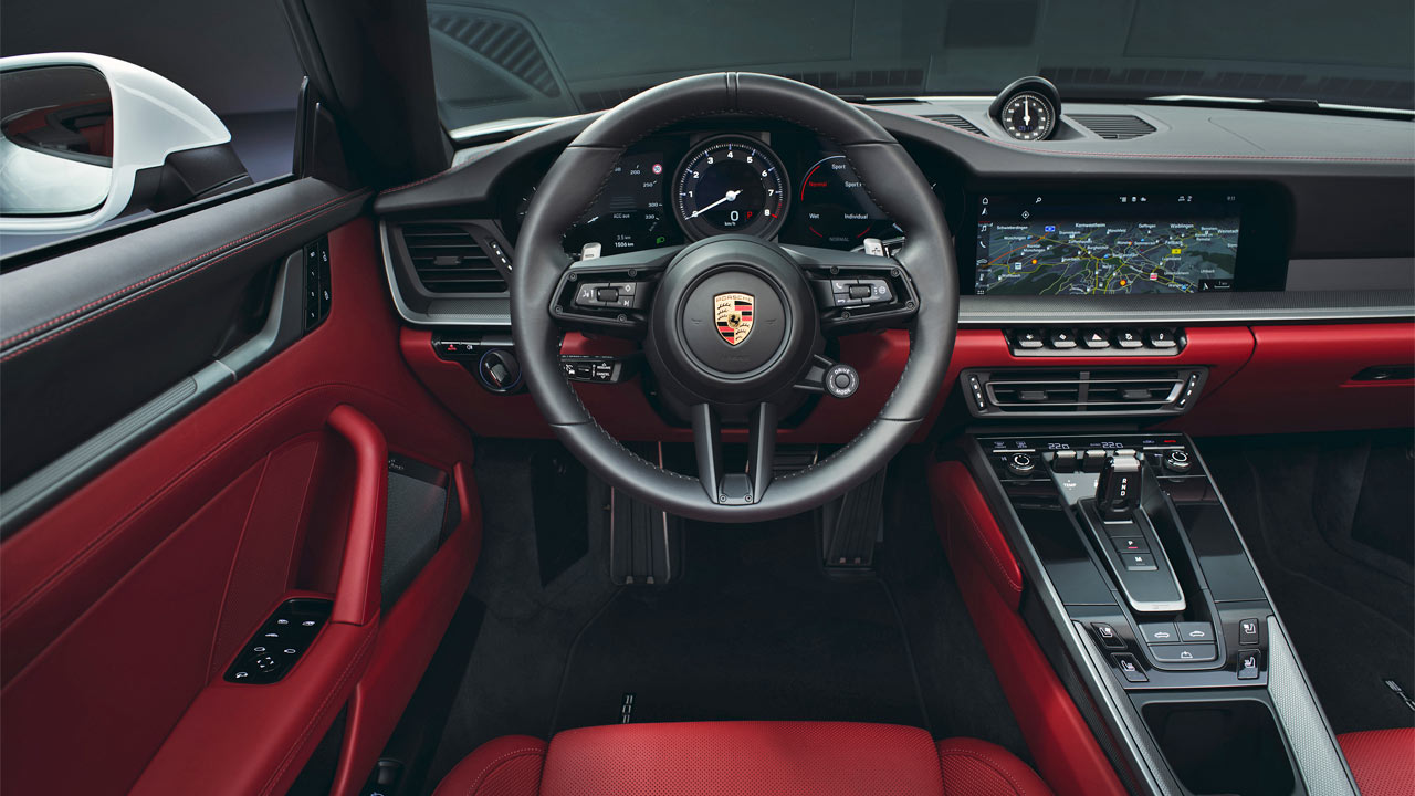 2020-Porsche-911-Carrera-Cabriolet-Interior_2