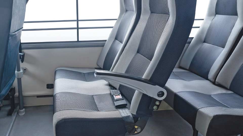 Mahindra Cruzio Interior Seats_2