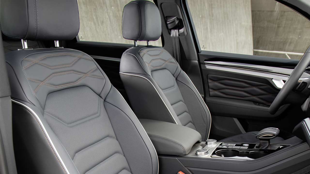 Volkswagen-Touareg-ONE-Million-Interior-front-seats