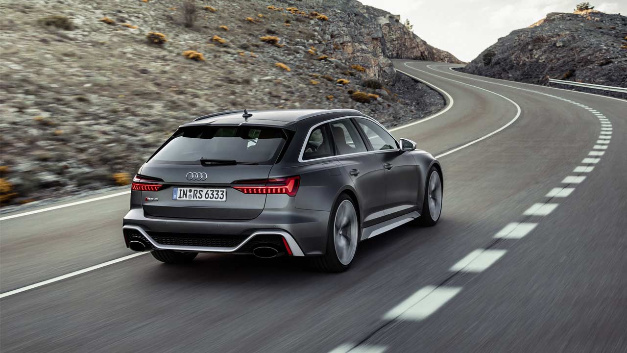 2020-Audi-RS6-Avant_rear