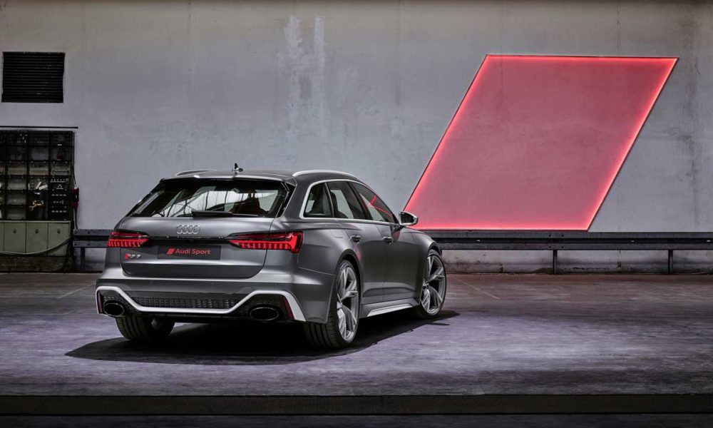 2020-Audi-RS6-Avant_rear_2