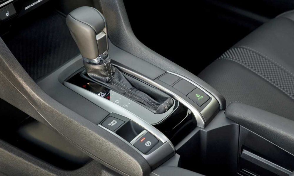 2020-Honda-Civic-Hatchback-Sport-Touring-Interior-Centre-Console