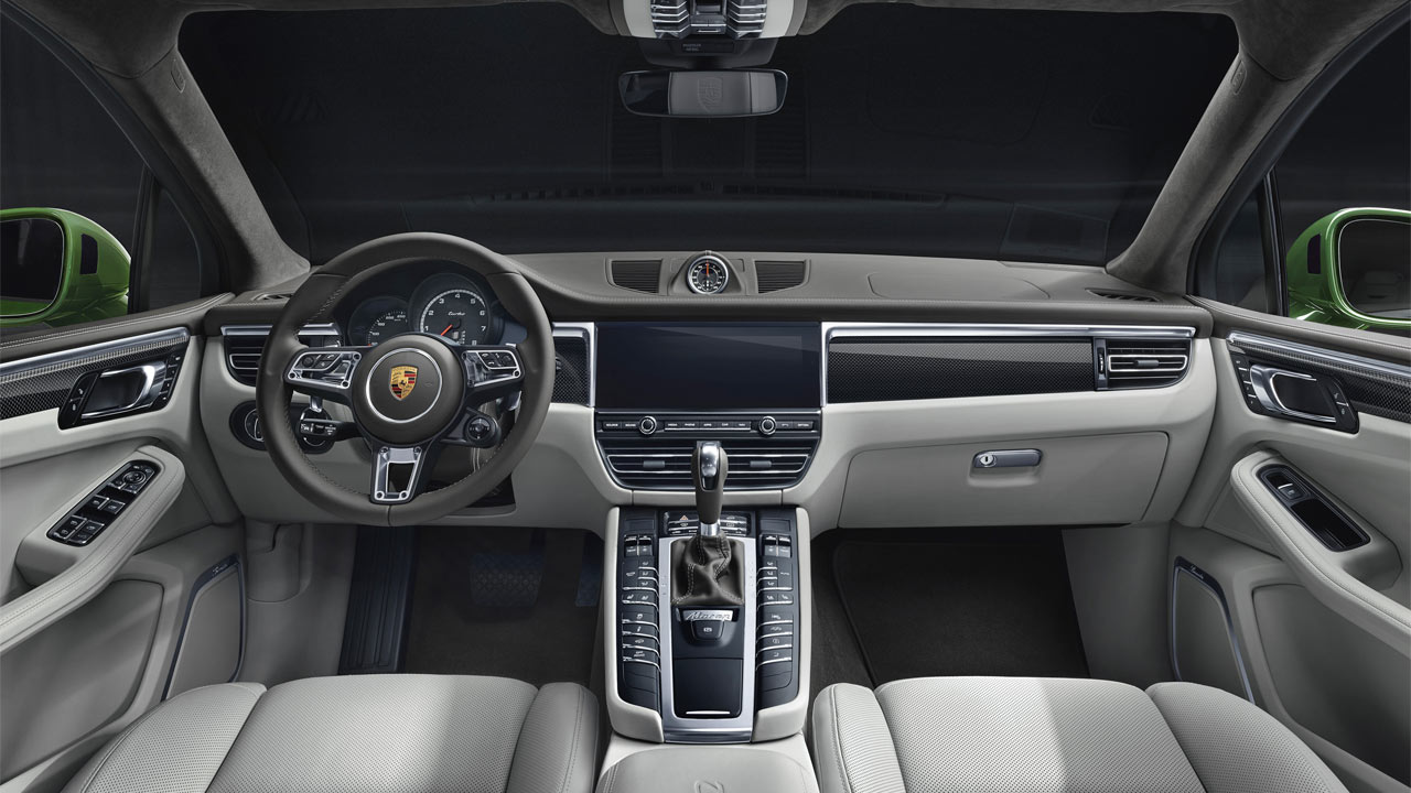 2020-Porsche-Macan-Turbo_interior