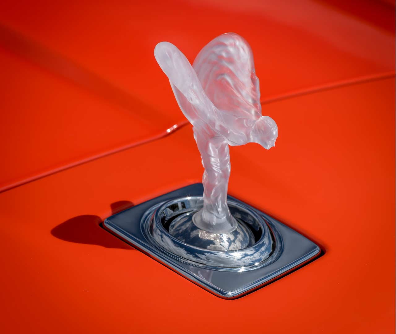 Bespoke Rolls-Royce Cullinan in Fux Orange - Spirit of Ecstacy