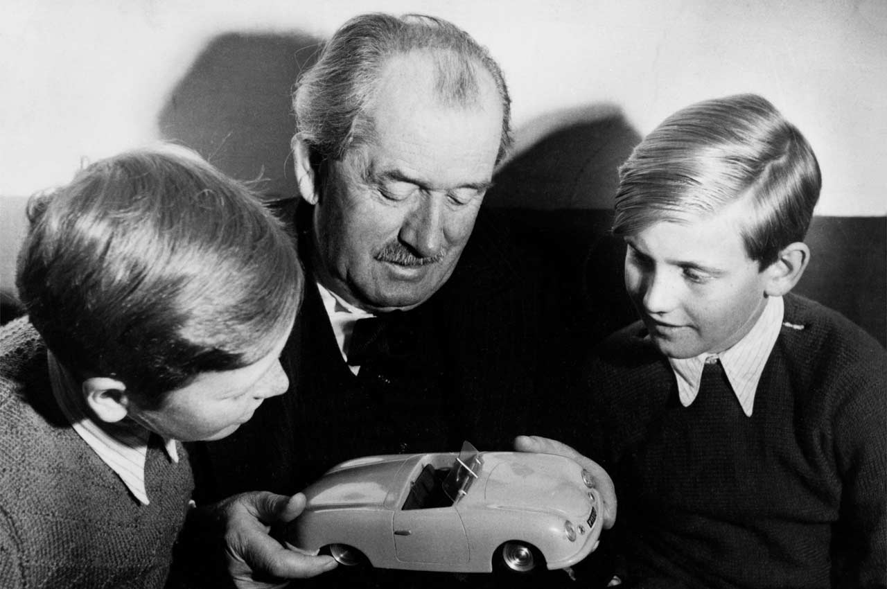 Ferdinand Porsche with Ferdinand Alexander Porsche and Ferdinand Piëch (right), approx. 1949