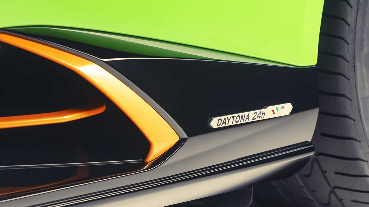 Huracán-EVO-GT-Celebration-Daytona-24h-badge