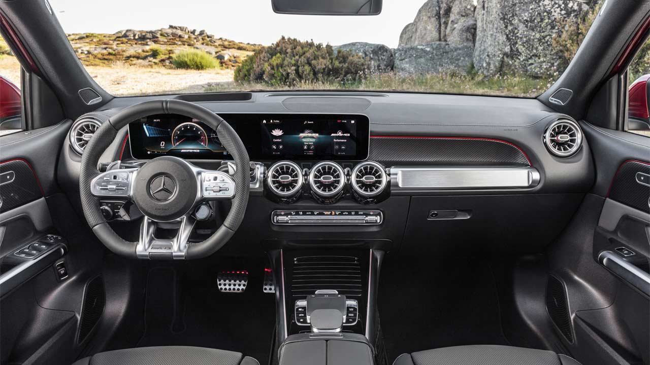 Mercedes-AMG GLB 35 4Matic_interior