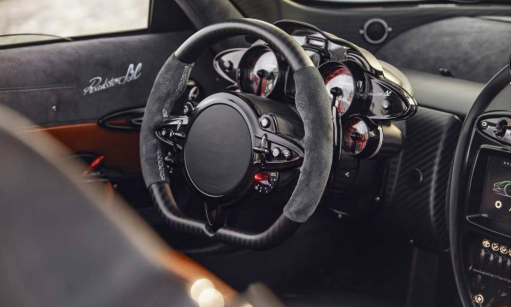 Pagani-Huayra-Roadster-BC-interior-steering-wheel