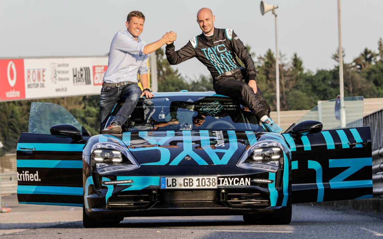 Porsche-Taycan-Nürburgring-lap_Stefan Weckbach, Vice President Product Line Taycan, and Porsche test driver Lars Kern