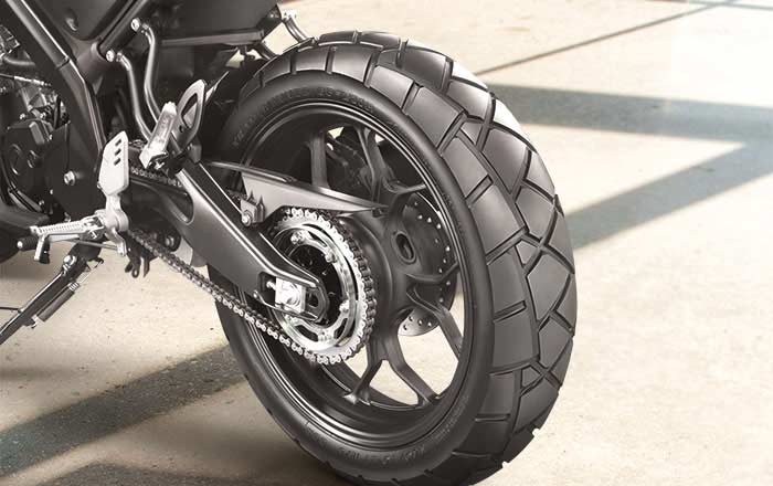 Yamaha XSR155_tire