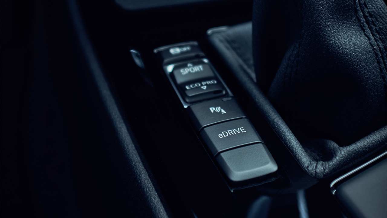 2019-BMW-X1-xDrive25e_interior_e-Drive