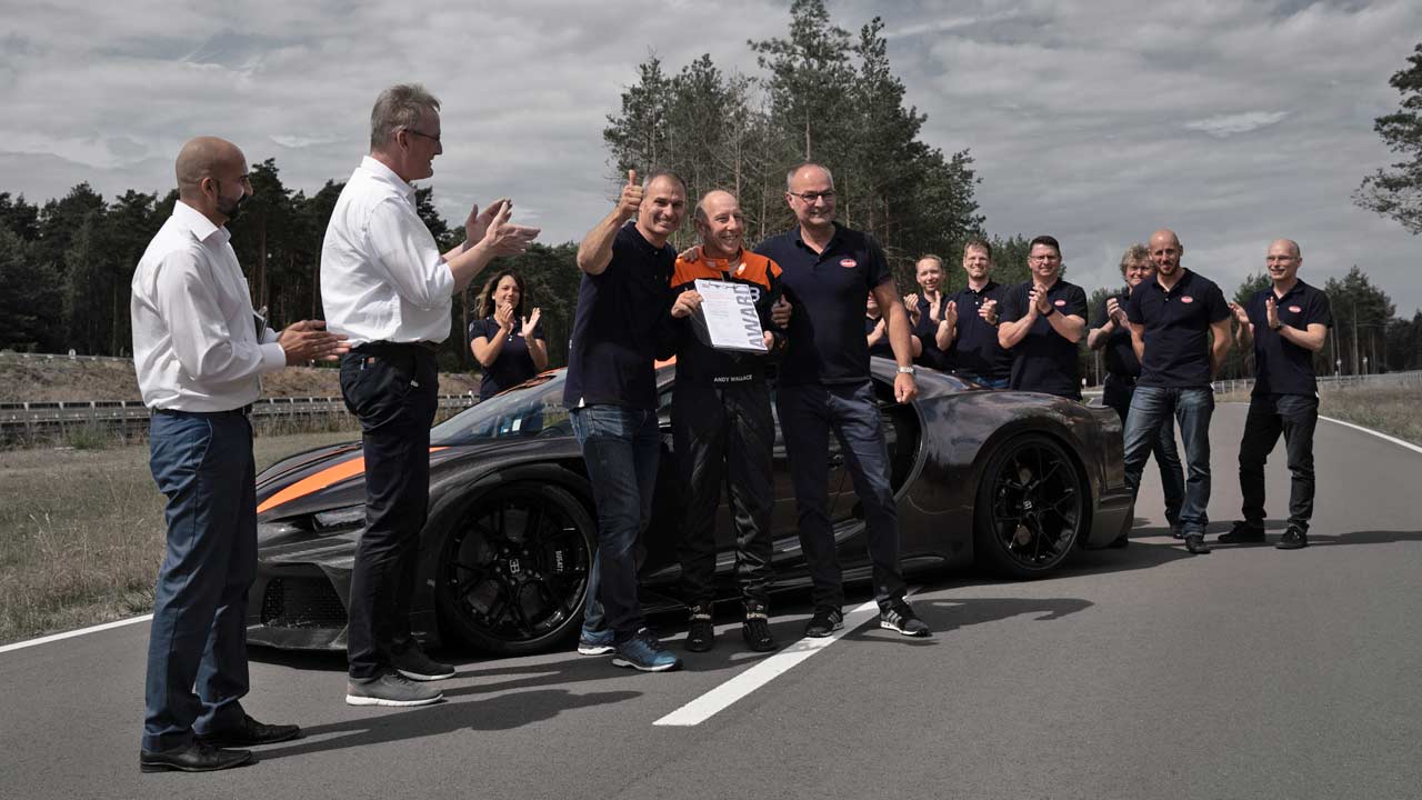 2019 Bugatti Chiron prototype - world record - 304 mph 490 kmh - Andy Wallace