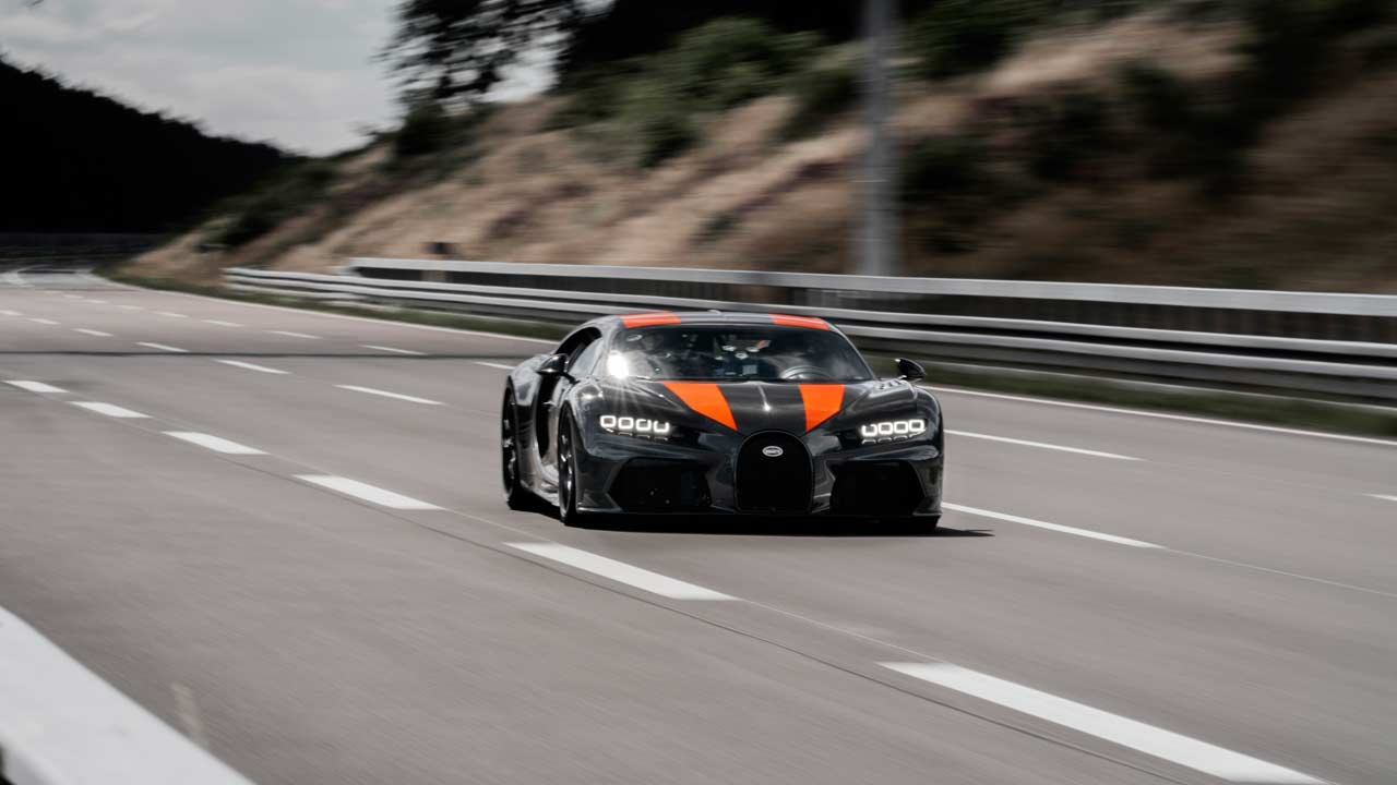 2019 Bugatti Chiron prototype - world record - 304 mph 490 kmh_2