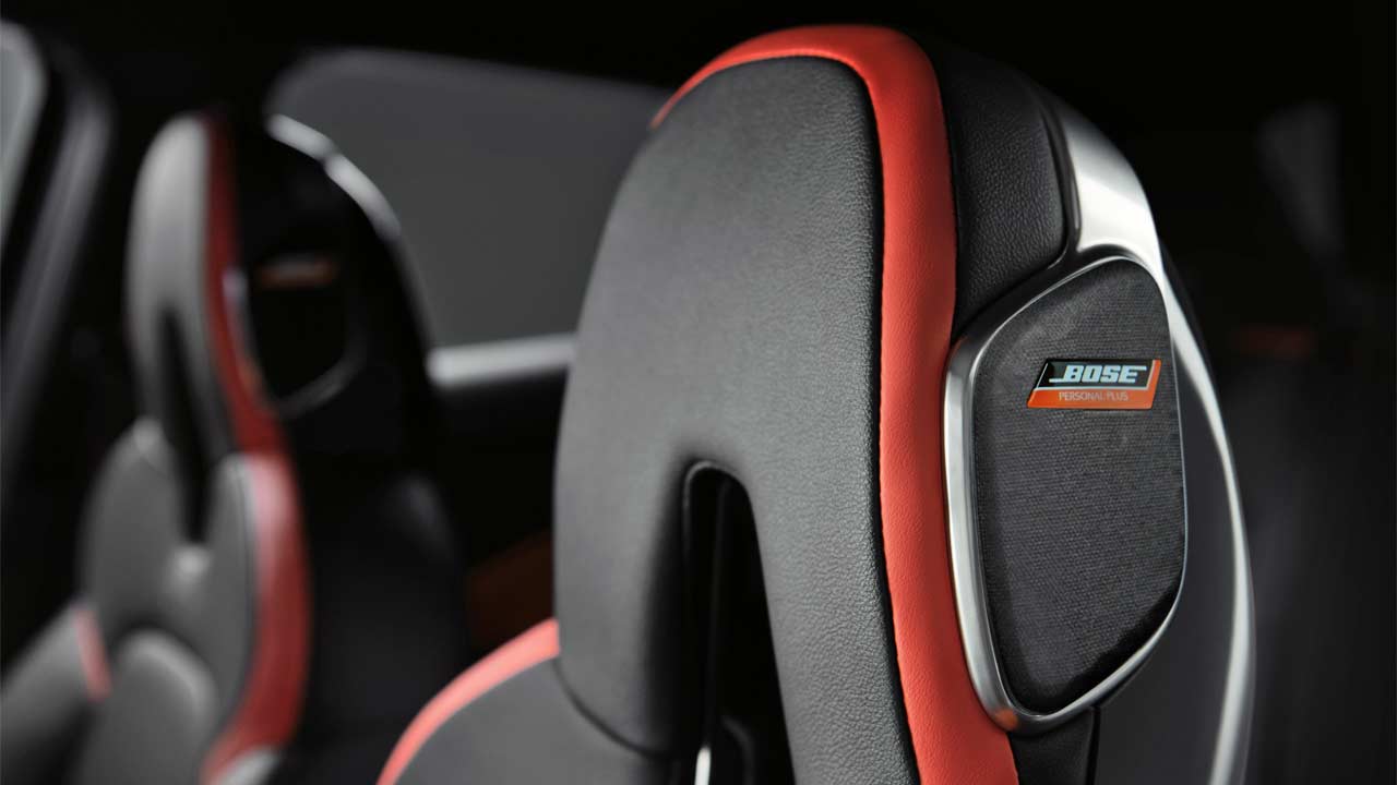 2020-2nd-generation-Nissan-Juke_interior_seat_headrests_Bose_audio