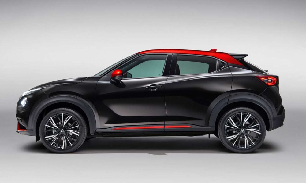 2020-2nd-generation-Nissan-Juke_side_black_orange