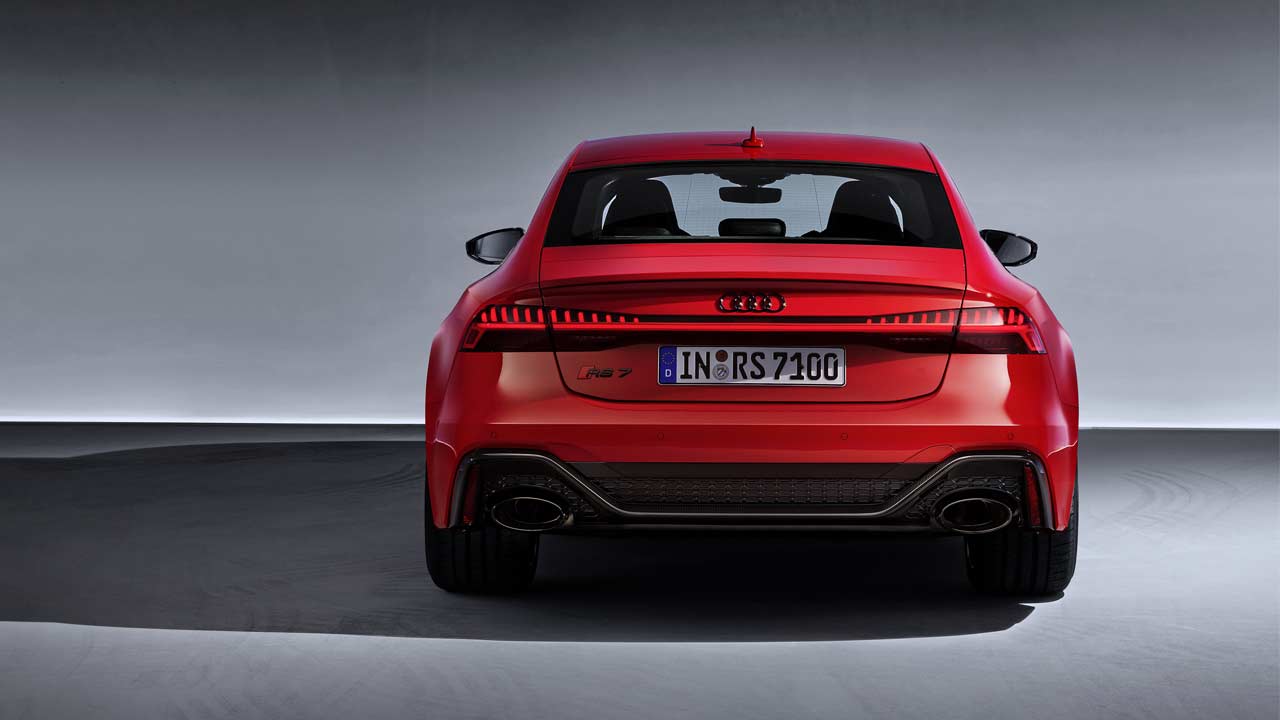 2020-Audi-RS-7-Sportback_rear